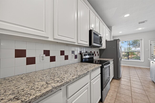 Building Photo - 23730 River Pl Dr