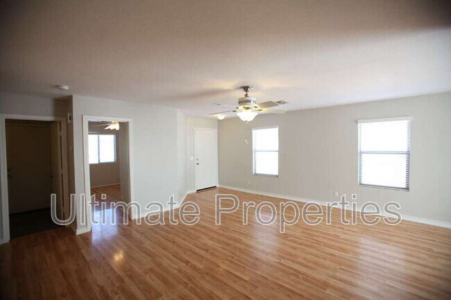 Building Photo - 15761 N 138th Ave