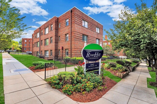 Building Photo - River Hill Apartments