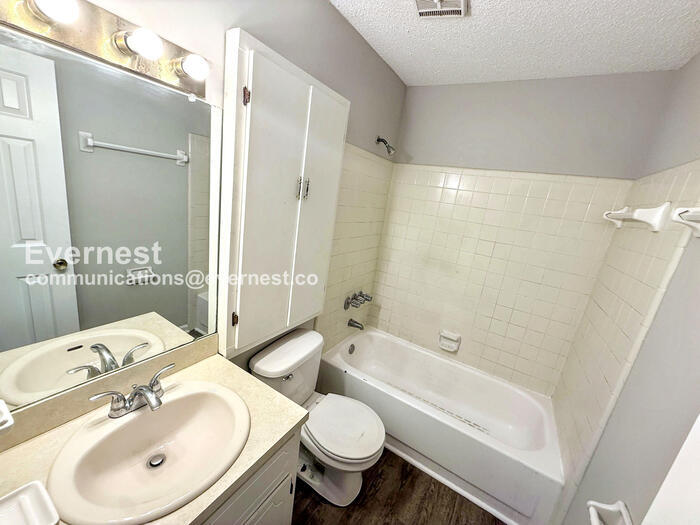 Building Photo - 5406 Notting Hill Rd