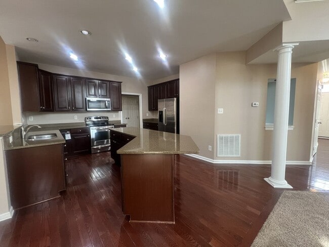 Building Photo - 13600 Warwick Longbay Dr