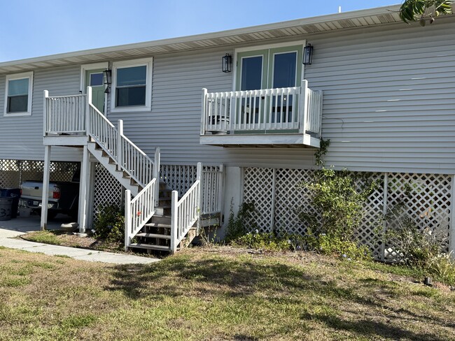 Primary Photo - 328 51st St Ct W