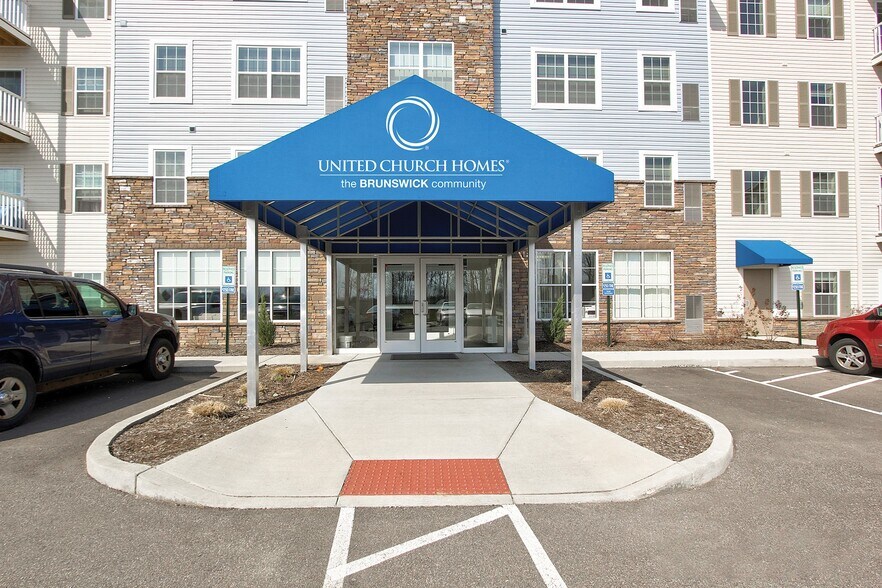 The Brunswick Community 4255 Center Rd Brunswick OH 44212 Apartment