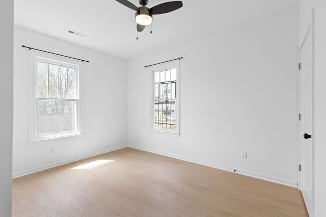 Building Photo - Charming + Modern Highland Park Home - 3 Beds, 2 Baths, Fenced Yard, + Plenty of Parking!