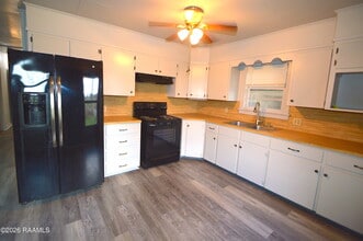 Building Photo - 2114 S Ave F