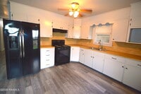 Building Photo - 2114 S Ave F