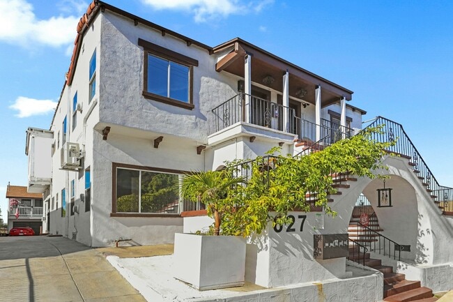 Building Photo - 627 Brittania St