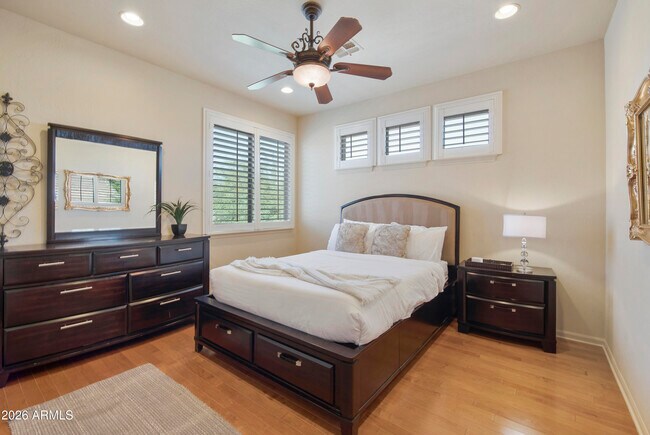 Building Photo - 6419 E Betty Elyse Ln