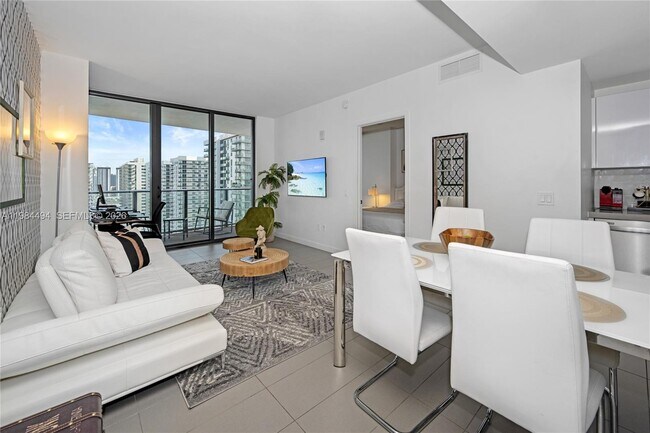 Building Photo - 1600 NE 1st Ave