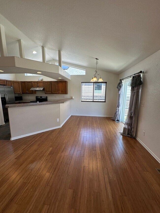 Building Photo - 4 BEDROOM, 3 BATHROOM SINGLE FAMILY HOME WITH OFFICE/BONUS ROOM & 2 CAR ATTACHED GARAGE