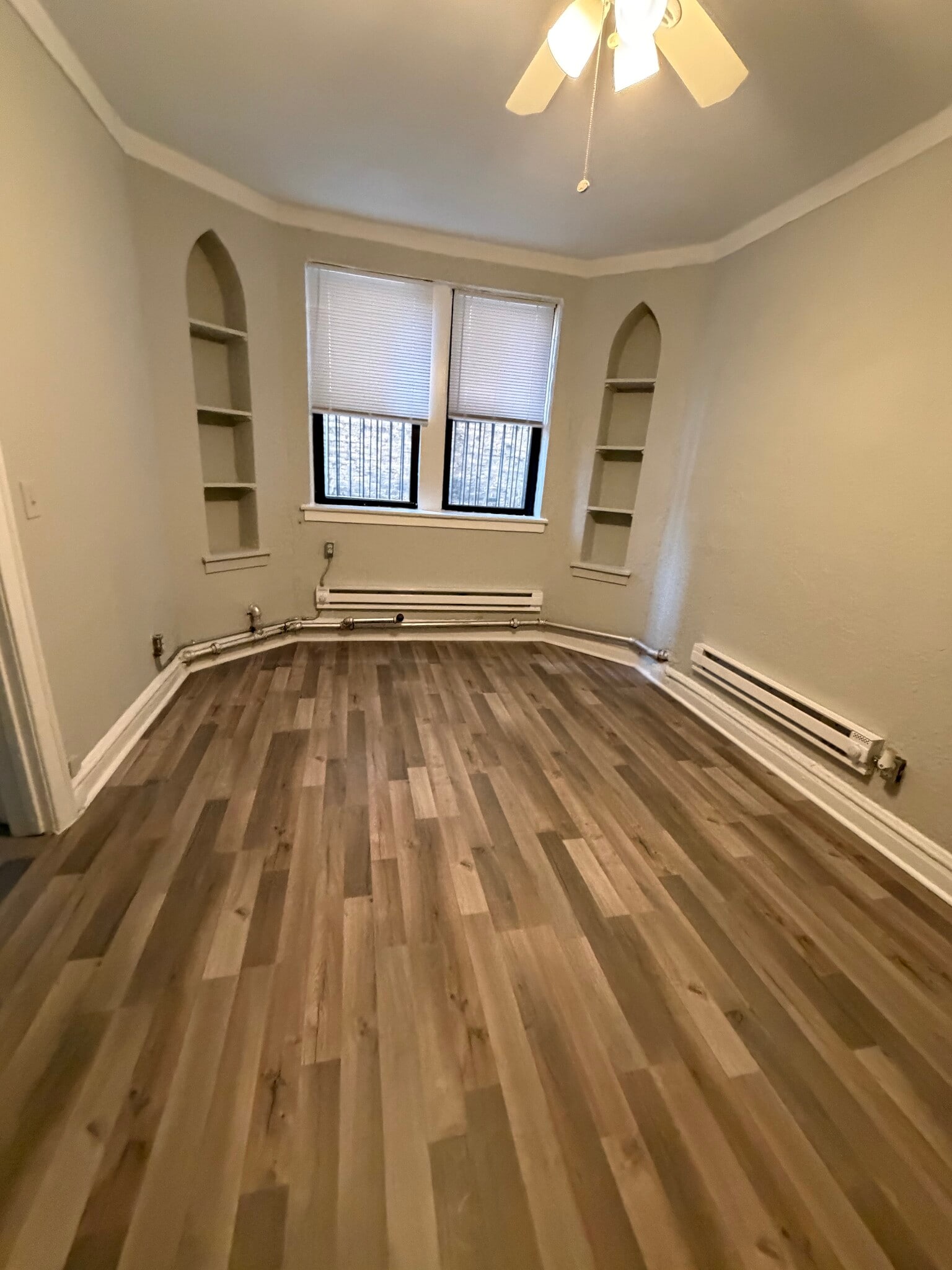 Building Photo - 4827 N Damen Ave