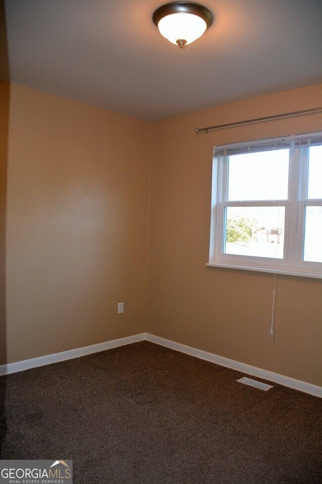 Building Photo - 403 Mary Ln