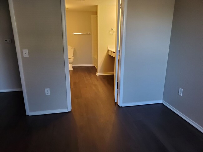 Building Photo - 1 BED, 1 BATH CONDO in "Latigo" Silverado ...