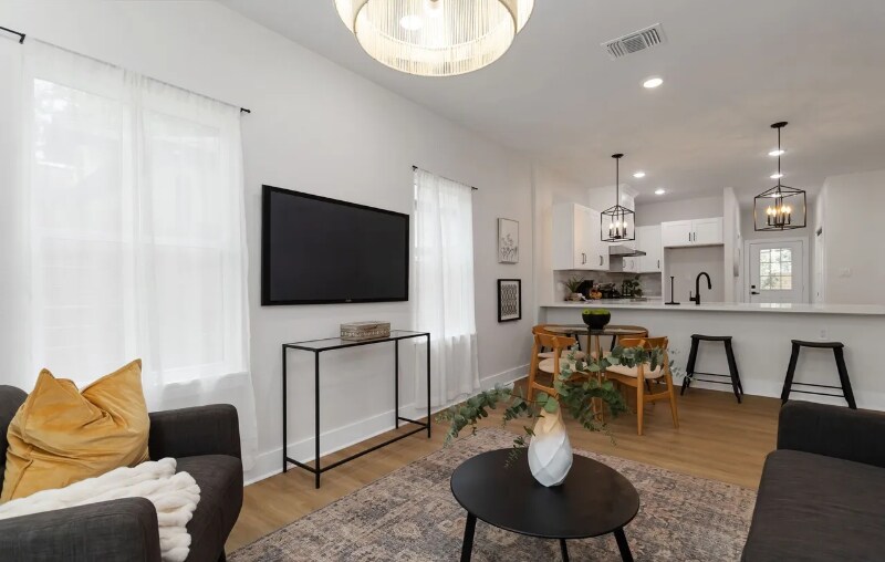 Building Photo - 237 Carle Ave