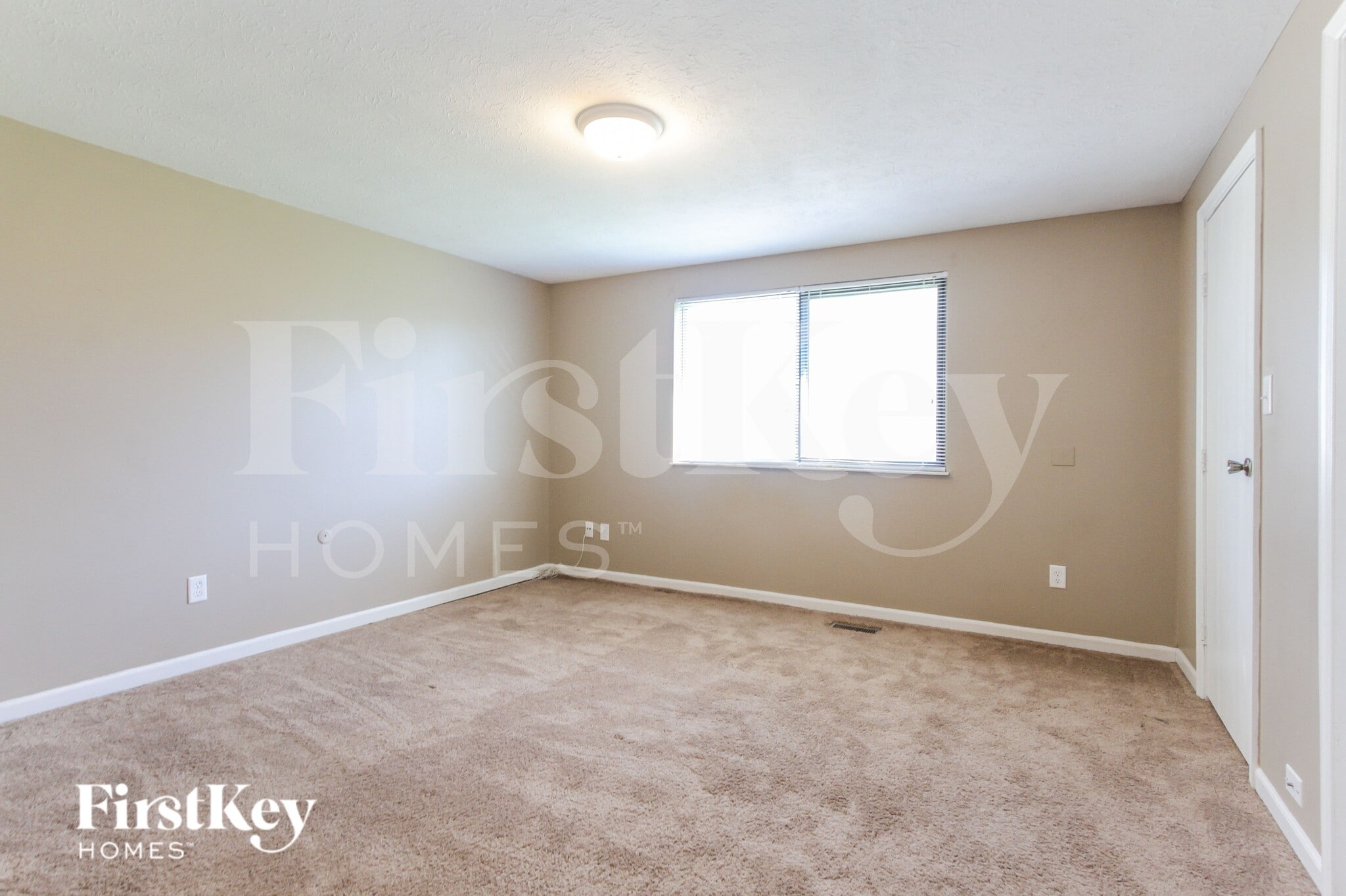 Building Photo - 3735 Valley Lake Dr