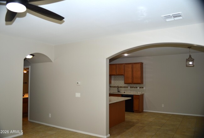 Building Photo - 964 S Almira Ave