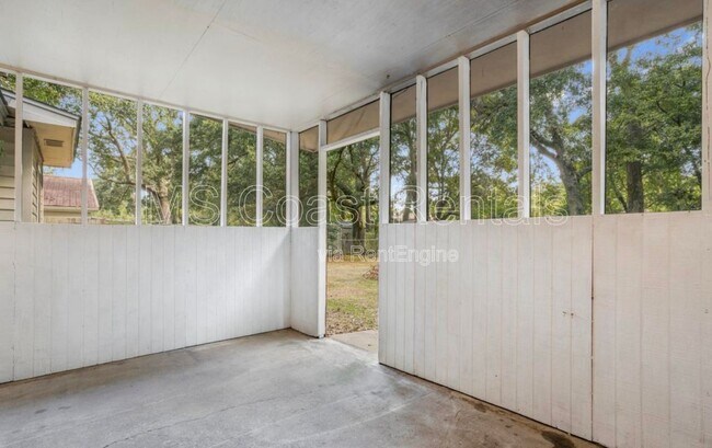 Building Photo - 7520 Marathon Dr