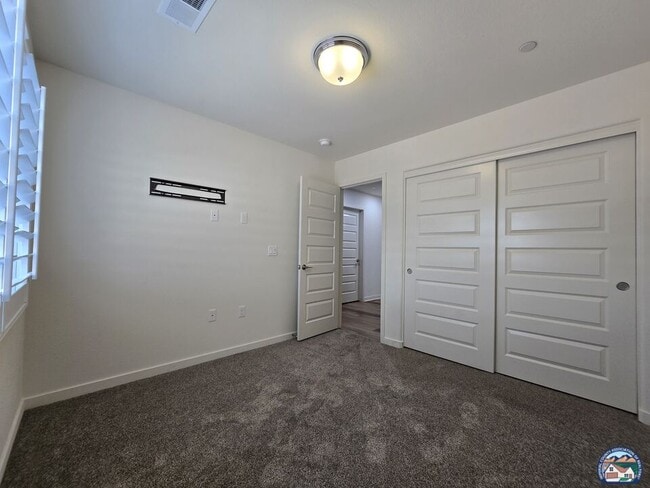 Building Photo - 2403 Dale Ct