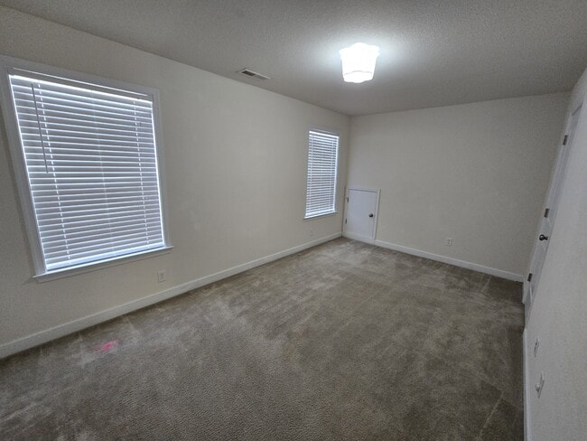 Building Photo - 4724 Bruce St