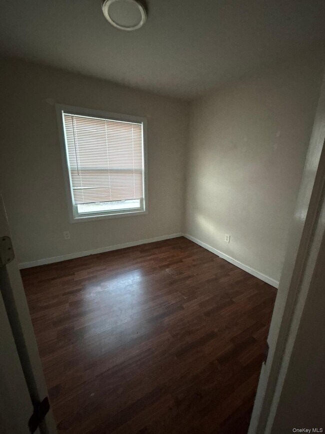 Building Photo - 202 Clark St