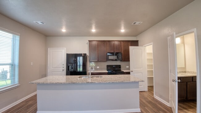 Building Photo - 4089 Cross Park Dr