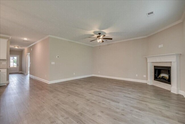 Building Photo - 118 Myrtle Grv Trl