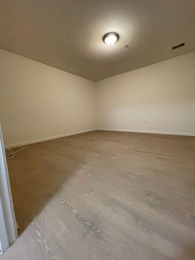 Building Photo - Spacious & Updated Home in the Heart of Hyattsville