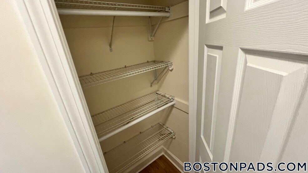 Building Photo - 71 Kilsyth Rd