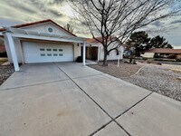 Building Photo - 3-BR Home with Garage and Fenced Yard in B...