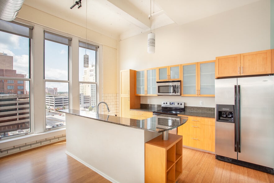 Building Photo - 1136 Washington Ave