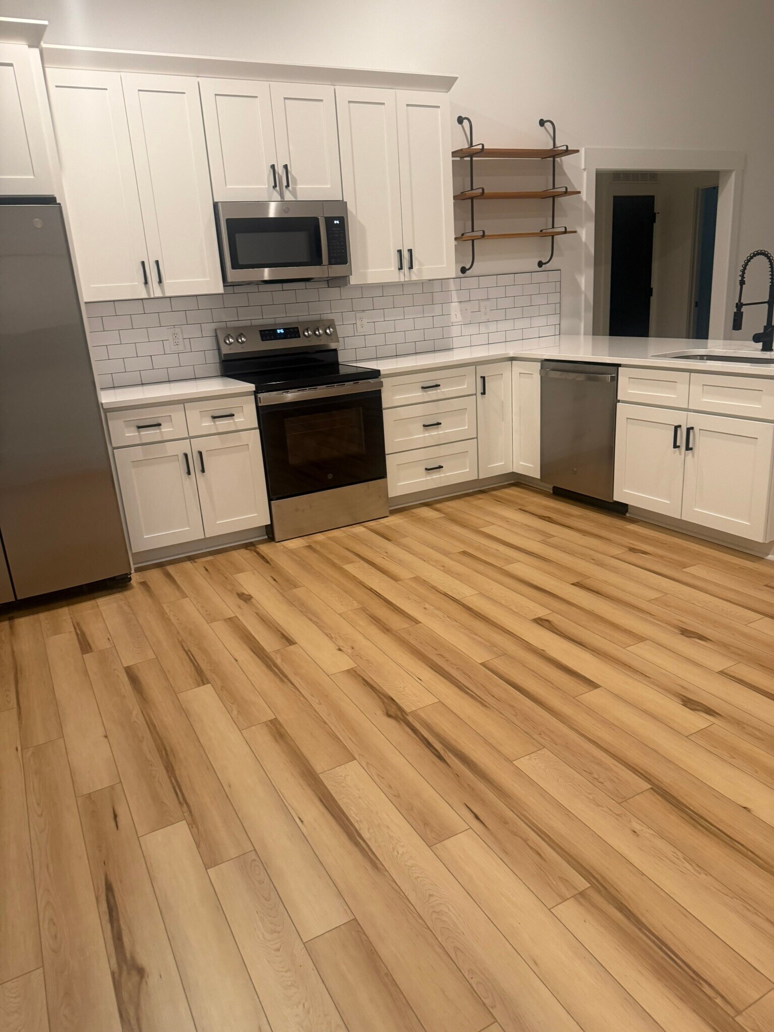 Building Photo - 420 Sloop St