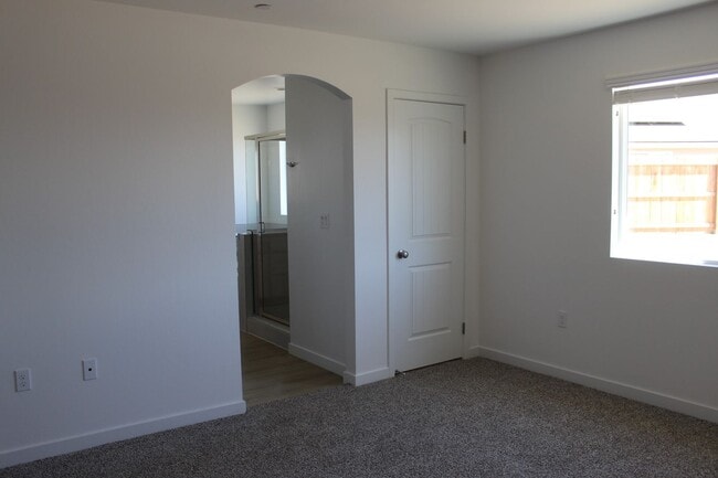 Building Photo - Sydney Park Home - New Home For Rent with ...