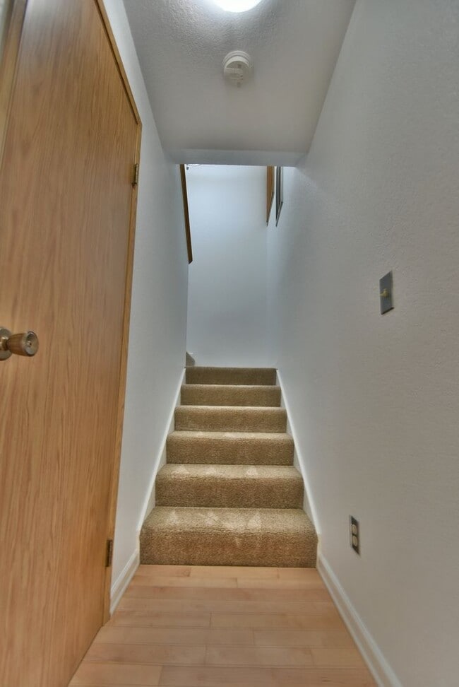 Building Photo - 2Bd/1.5Ba Kirkland Condo