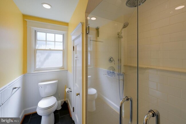 Building Photo - 5717 Chevy Chase Pkwy NW