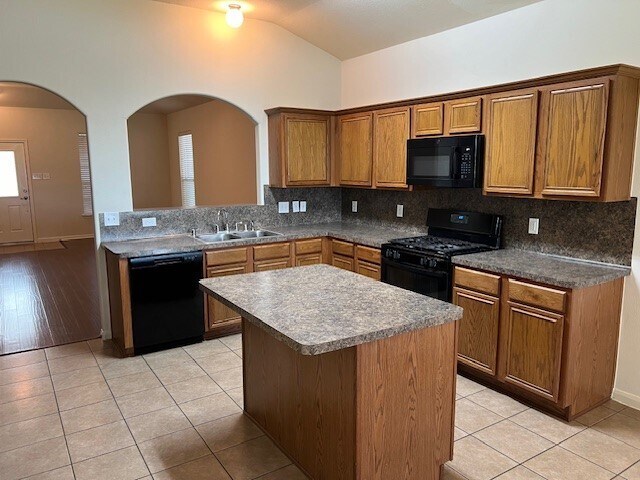 Building Photo - 2134 Thorn Berry Creek Ln