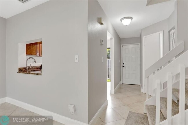 Building Photo - 3395 Carambola Cir