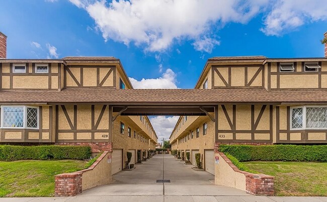 Building Photo - 431 N Alhambra Ave