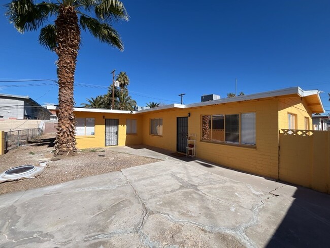 Building Photo - 1304 Rexford Pl
