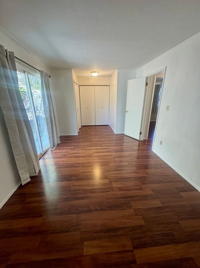 Building Photo - Manitou - CP