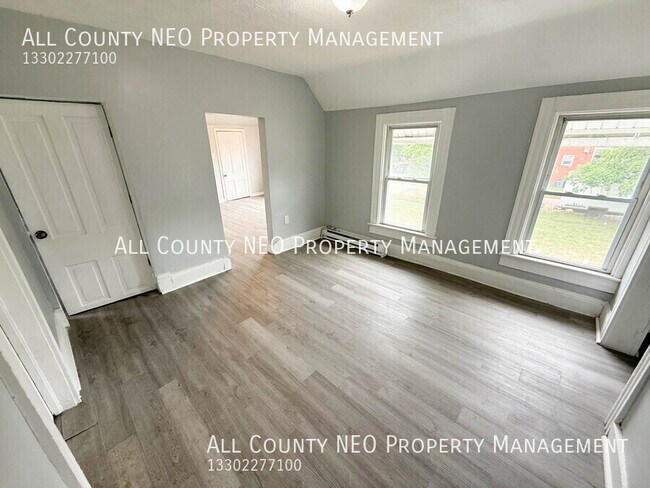 Building Photo - 2056 W 95th St