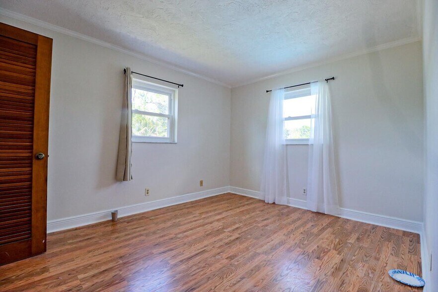 Building Photo - 1329 NW 84th Dr