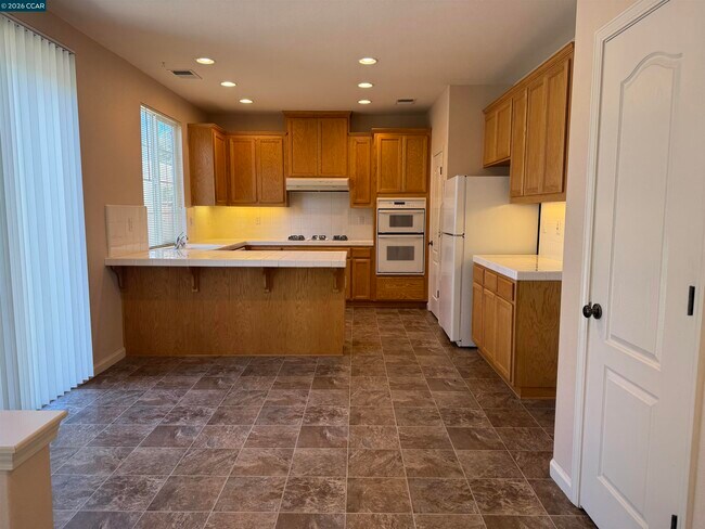 Building Photo - 2504 McLaren Ln