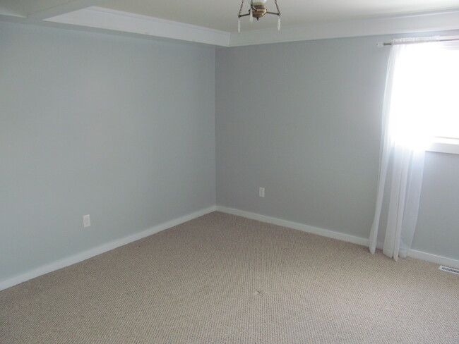 Building Photo - 3806 Blossom Terrace