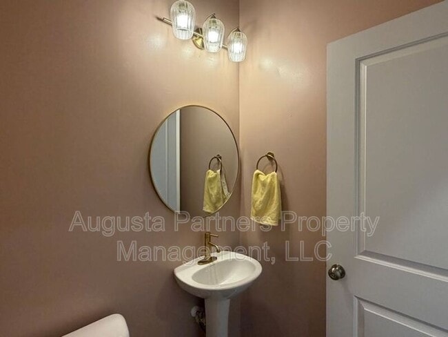 Building Photo - 1097 Sapphire Dr