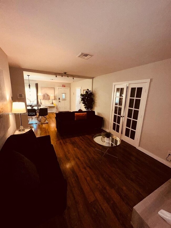 Building Photo - 1448 Dewey St