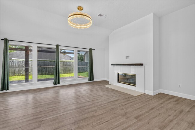 Building Photo - 7206 Glen Rosa Dr