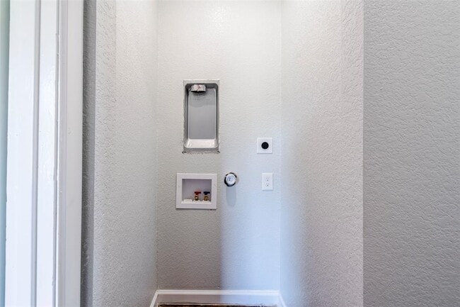 Building Photo - 1819 Pecan St