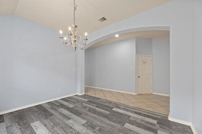 Building Photo - 11617 Glen Knoll Dr