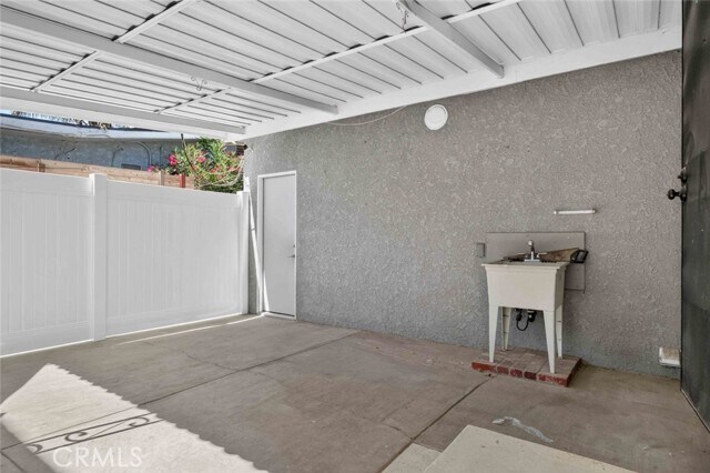 Building Photo - 7865 Cantaloupe Ave
