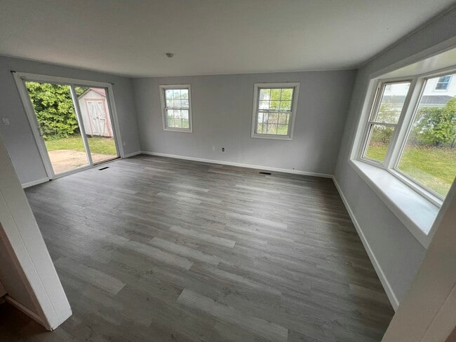 Building Photo - 8 Marboro Ln